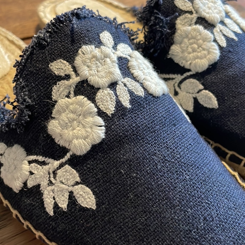 Soludos slip on embroidered mules- excellent condition - Picture 5 of 8